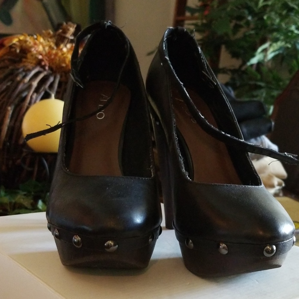 Aldo Macedo black platforms